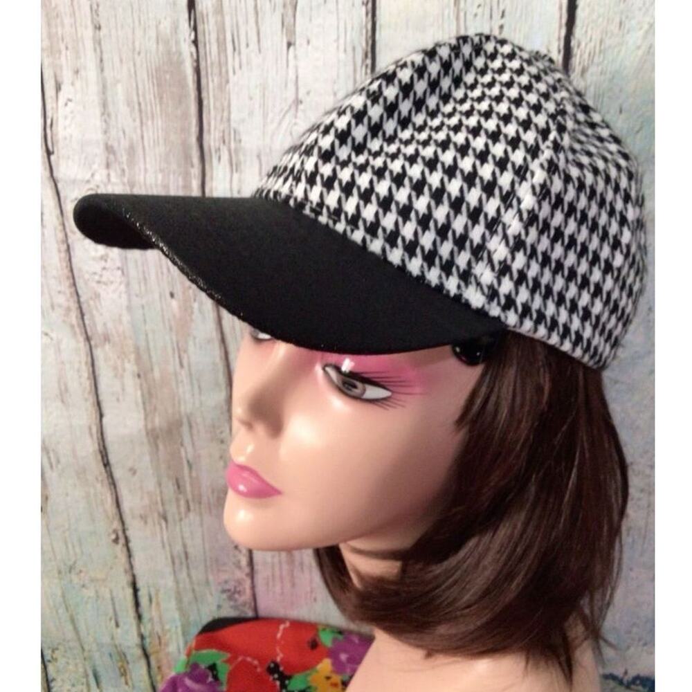 NWT Houndstooth Pattern Cap Ball Cap Hat Adjustable Back 💕❤️